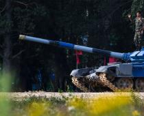 Казахстанские военные намерены выйти в финал танкового биатлона в Алабино